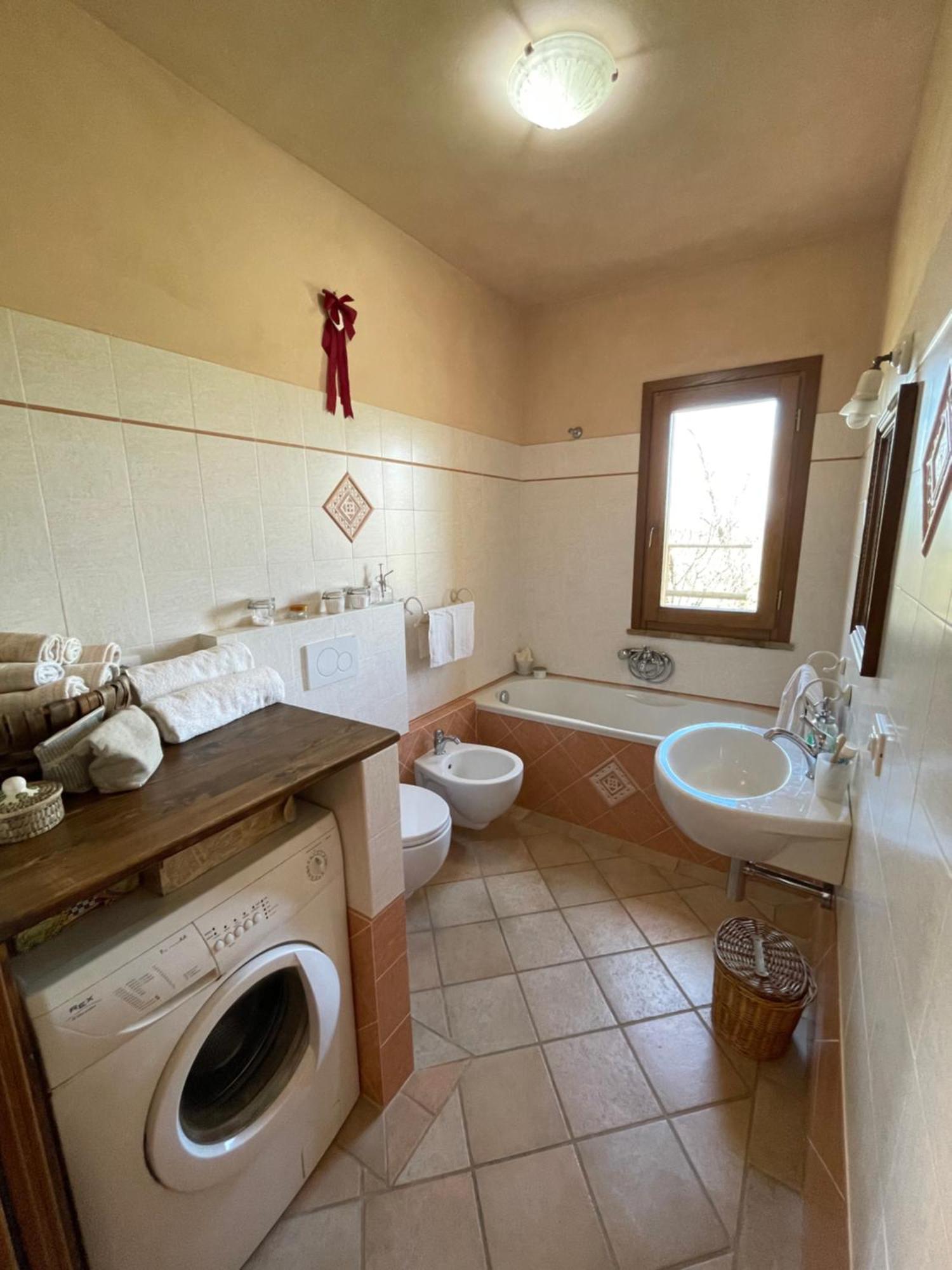 Agriturismo Podere Le Tombe Pension Palaia Buitenkant foto