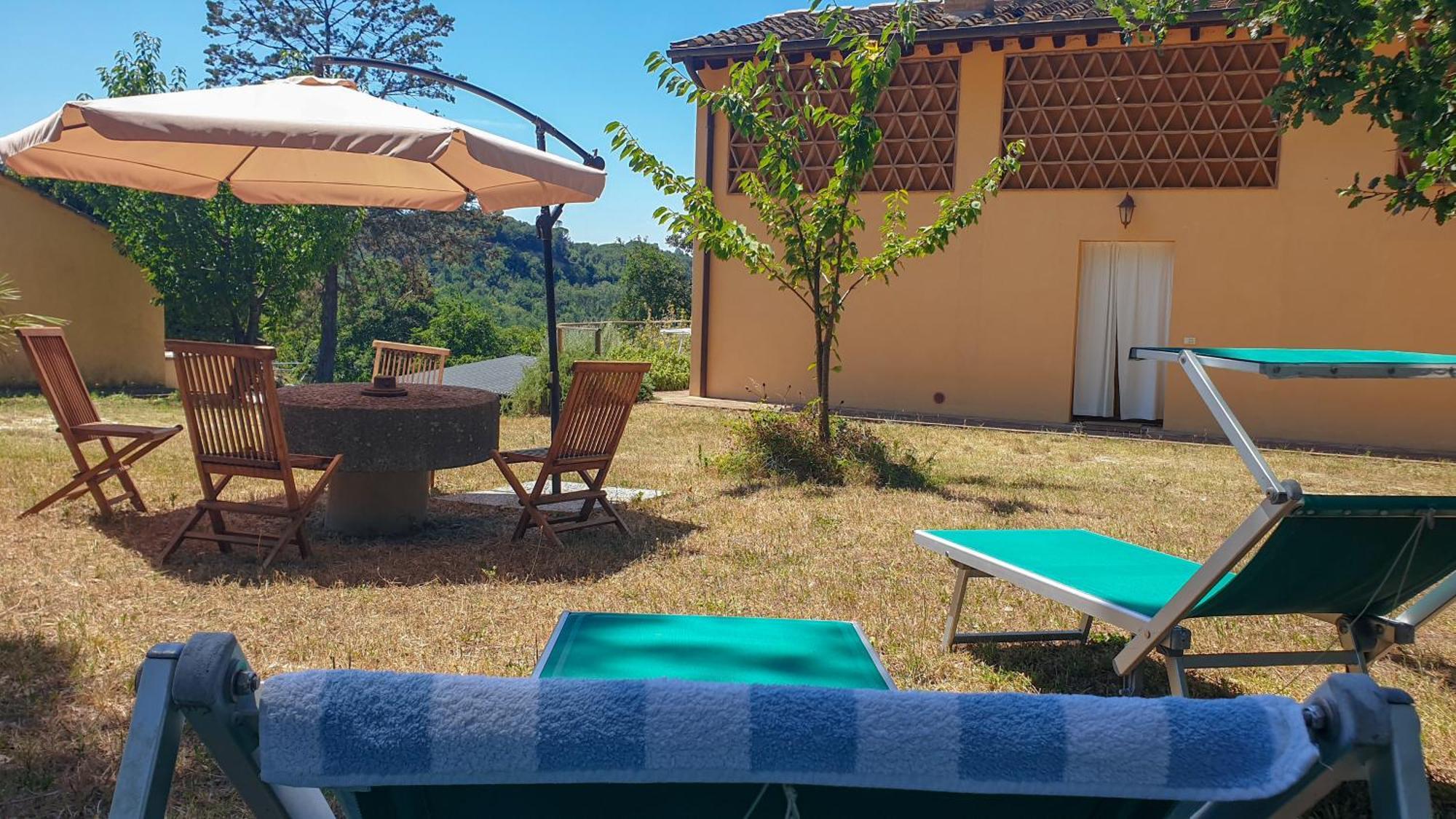 Agriturismo Podere Le Tombe Pension Palaia Buitenkant foto